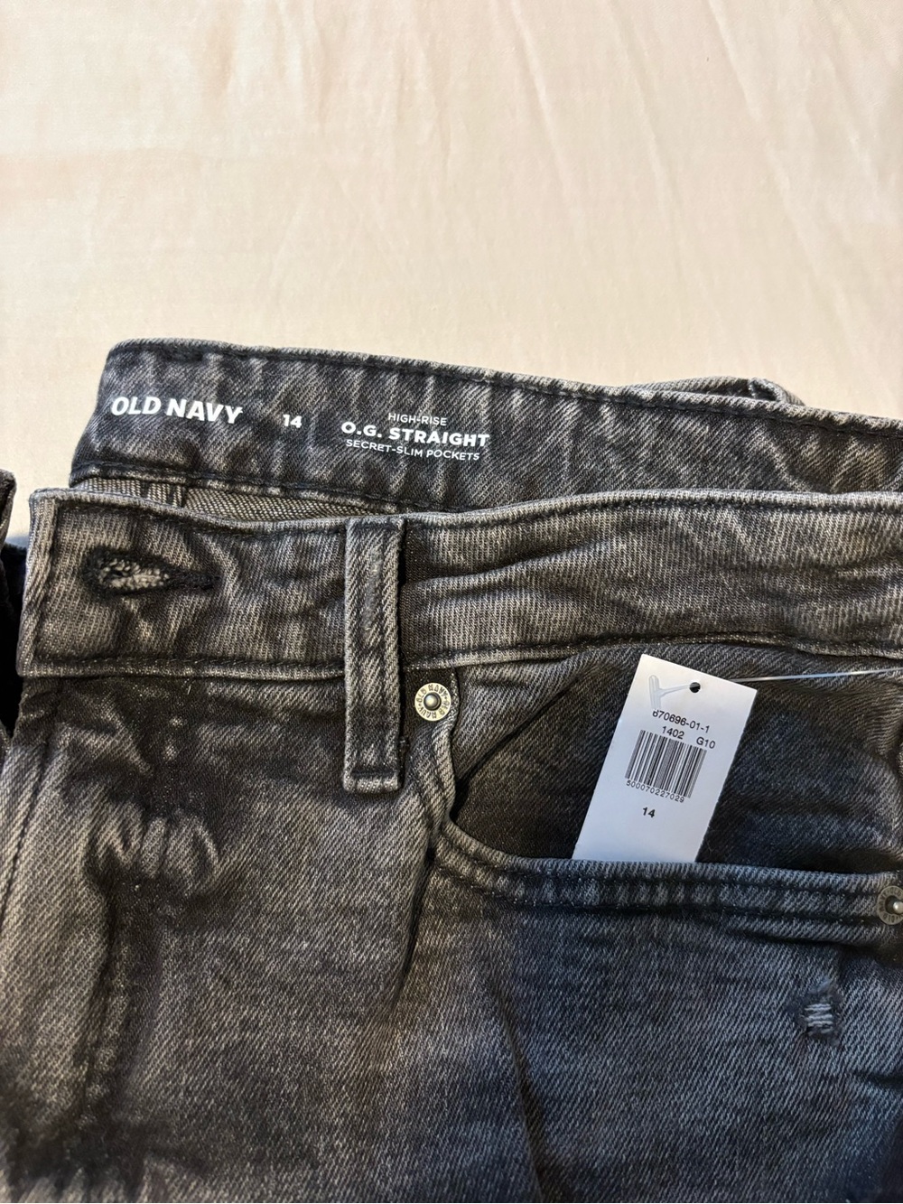 Old Navy Women’s OG Straight Jeans (high-rise) in Washed Black
